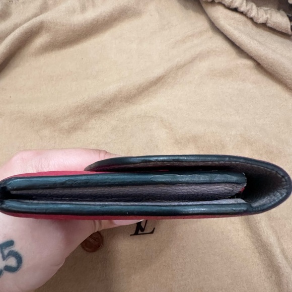 LOUIS VUITTON WALLET - Picture 9 of 11